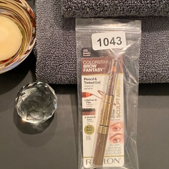 1043 Revlon Colorstay Brow Fantasy Pencil & Tinted Gel #105 Brunette NWT - Picture 3 of 3